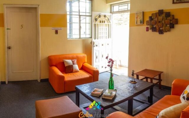 Color House Petitte - Hostel