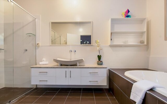 A PERFECT STAY - Lennox Unique Coastal Retreat