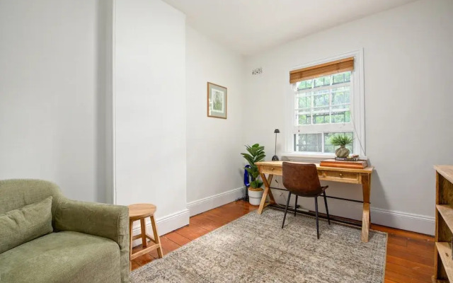 Stylish 2-bed House With Private Courtyard