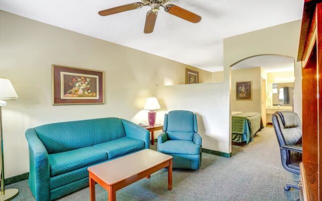 Days Inn And Suites Peachtree City