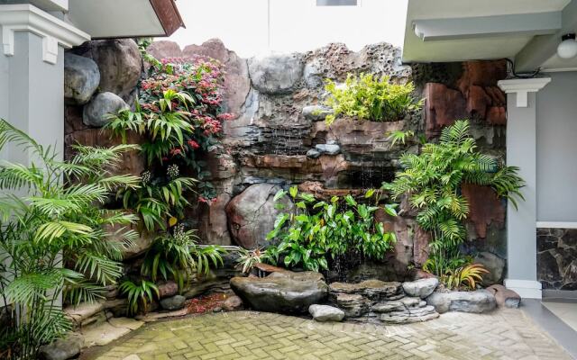 Avila Ketapan Rame Hotel