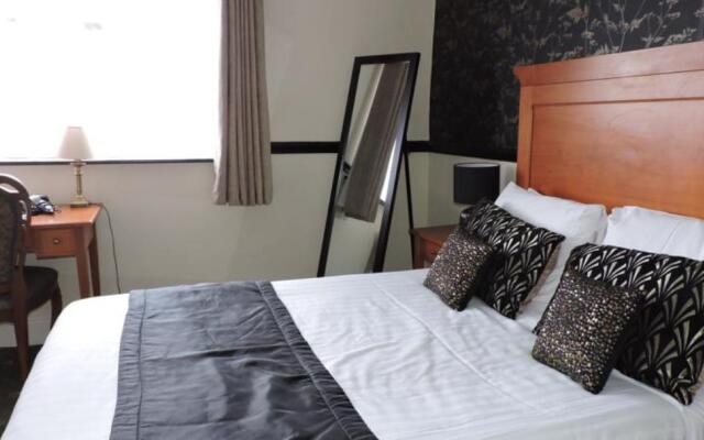 Pymgate Lodge Hotel