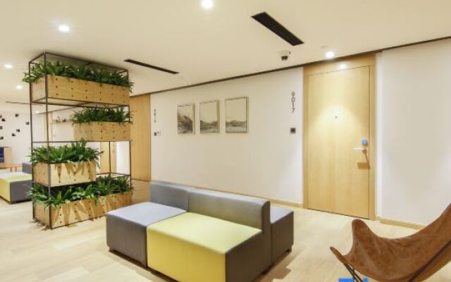 GEM Hotel (Shanghai Bund Nanjing East Road Pedestrian Street shop)
