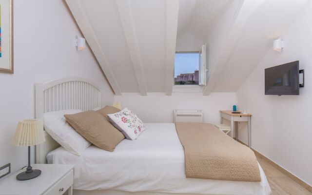 Porta Apartments by Irundo