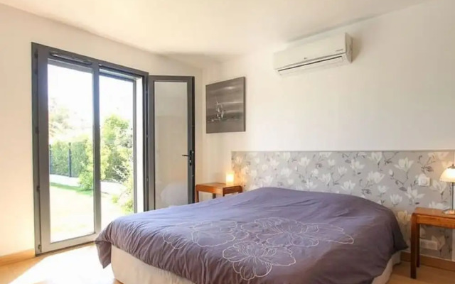 Inviting Holiday Home in Grimaud With Private Pool