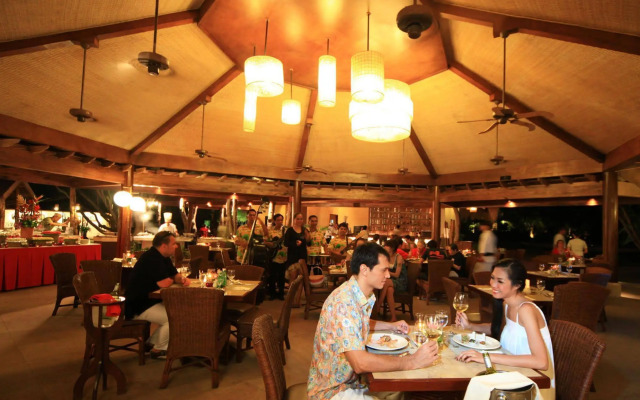 Bluewater Maribago Beach Resort