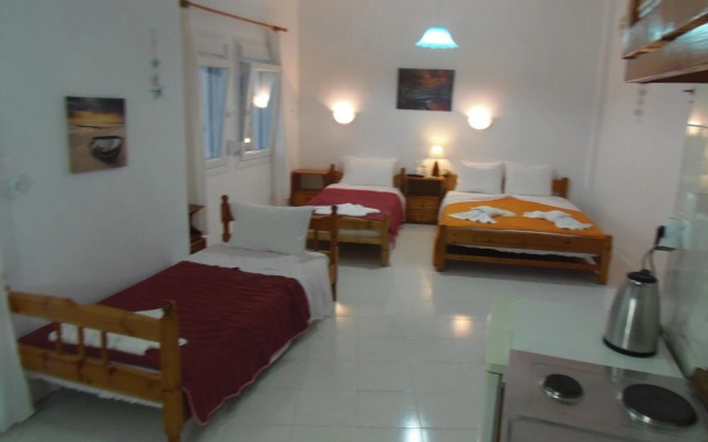 Studios Milos Skopelos-Where the Sea Meets the Sky