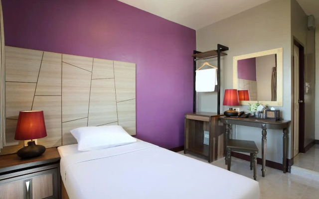 Rambuttri Village Inn & Plaza