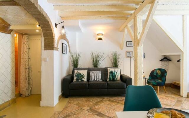Original Photographers Studio Apartment in Alcântara