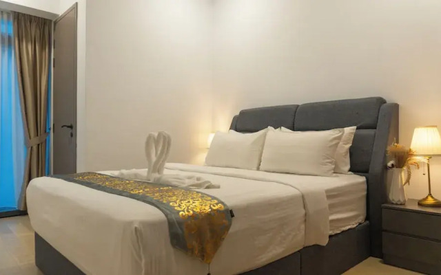 Moonway Luxury Suites At Eaton Residence