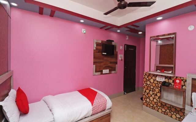 Oyo 37334 Hotel Happy