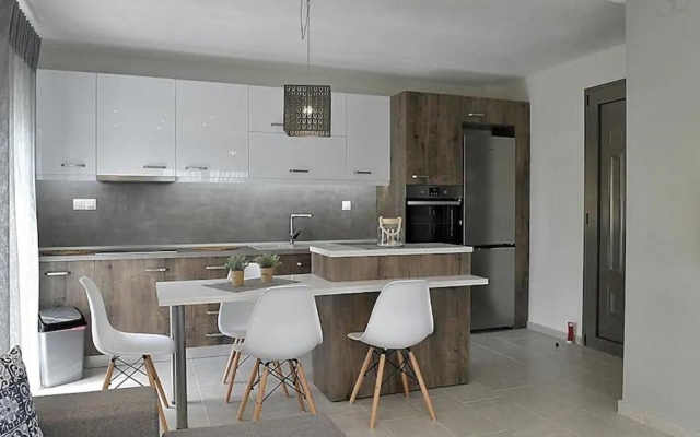 Crystallia SeaSide Maisonette by TravelPro Se...