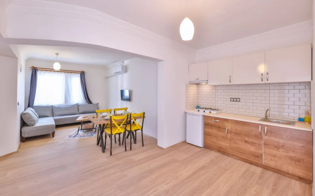 3 House Apart