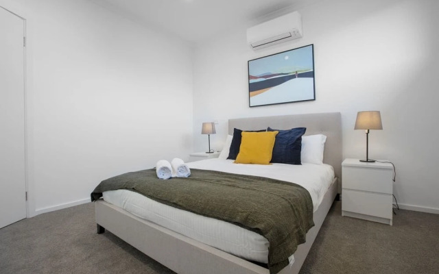 Trendy Sweet Home In Blackburn South