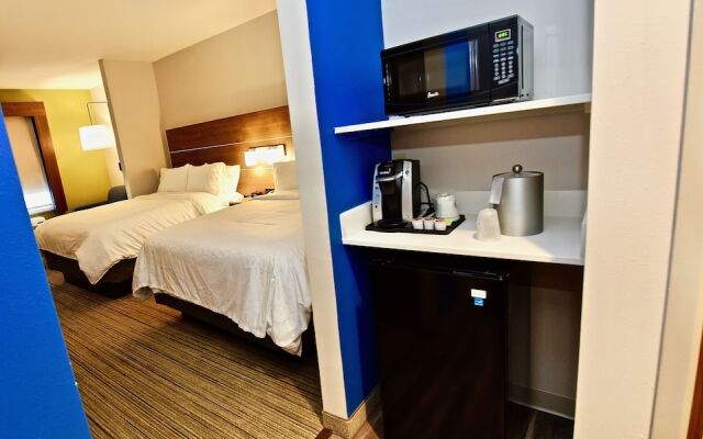 Holiday Inn Express And Suites Perryville I-55