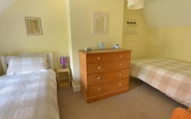 Pleasant holiday home in Horning with pond