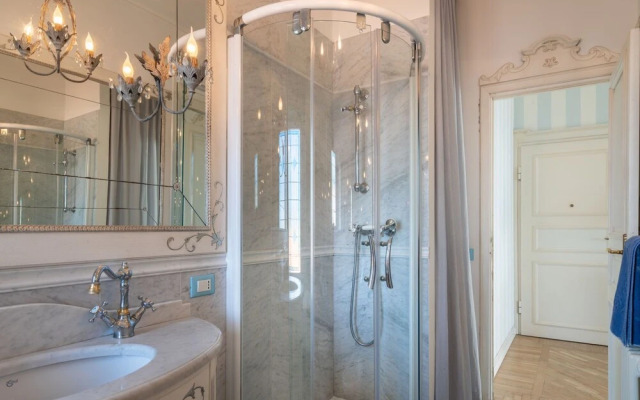 Pieds Dans Leau Riva Ligure