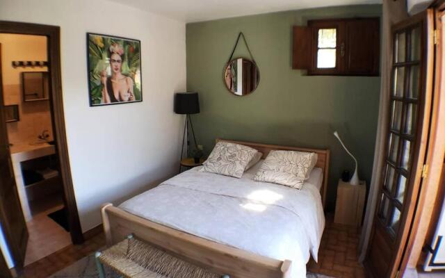 Charmant 2 pièces + terrasse entouré de verdure