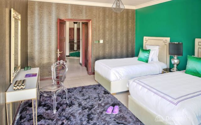 Dream Inn Dubai - Royal Palm Beach Villa