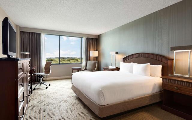 Hilton East Brunswick Hotel & Executive Meeting Center