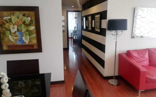 PLAZA FOCH Area - APARTMENTS with Balcony