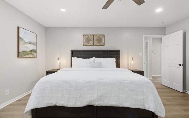 Rivers Oaks-the Ranch House Pool & Hot-tub!