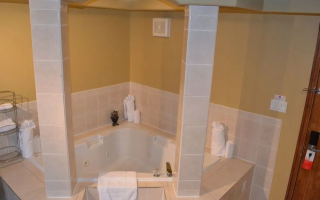 Econo Lodge Inn & Suites