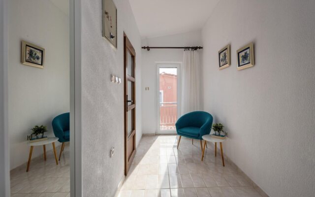 Awesome Home in Dramalj With Wifi and 5 Bedrooms