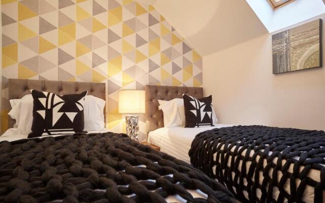 Savoy Court - Your Apartment