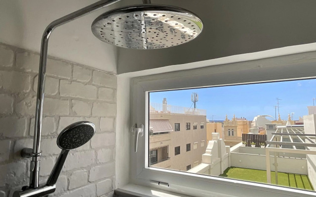 Santa Cruz Luxury Low-Cost Apartment with Terrace & Views