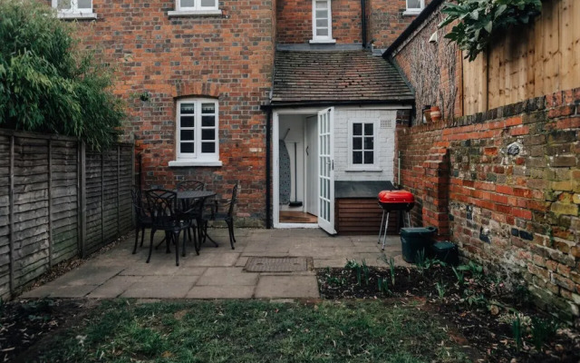 Chalk House - Pet Friendly - From 125 Per Night