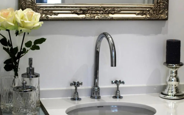 3 BR Home Kitchen Sleeps 4