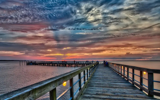 1369 Laurel Grove "the Crows Nest"