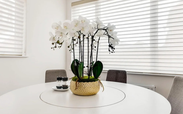 Tranquil 4-bed Oasis Modern Chic