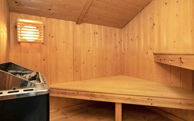 6 Person Holiday Home in Vaeggerlose