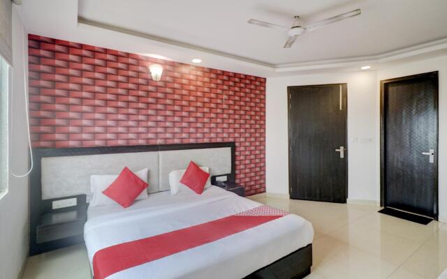 OYO 81110 Olive Airport Suites