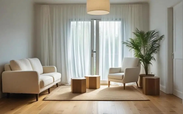 Fletcher Christian Apartments - Manava Suites