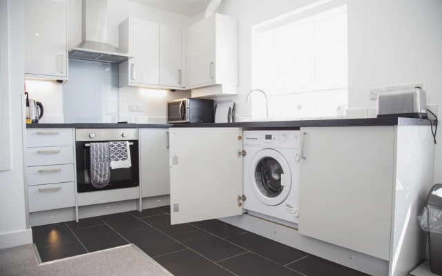 NEW 2BD Pontact Flat in the Heart of Didcot
