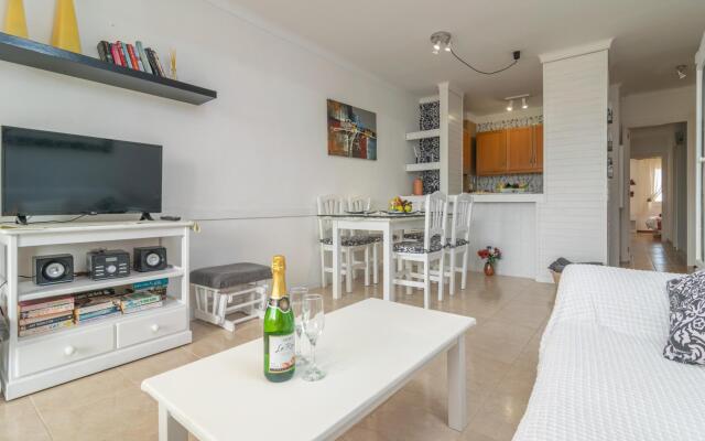 SOL - Nice flat close to the beach and leisure area Free WiFi
