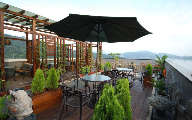 Cherry Feast Resort