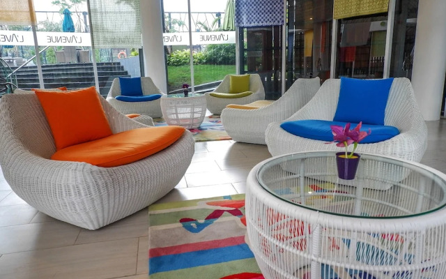 Spacious and Modern L'Avenue Apartment