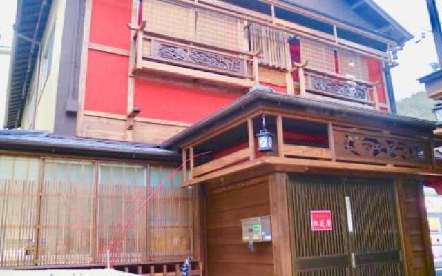 Benidaruma - Ichigo Daifuku