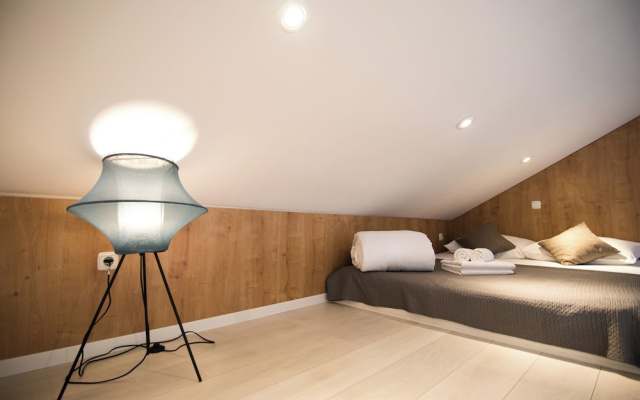 Adriatic Gallery Apartment by DuHomes