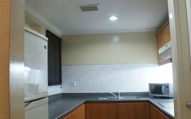 Grand Tropic Suites Hotel