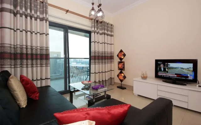 Cozy 1BR in Marina Walk with Balcony