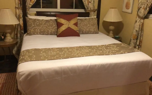 Rollezz Villas Beach Resort