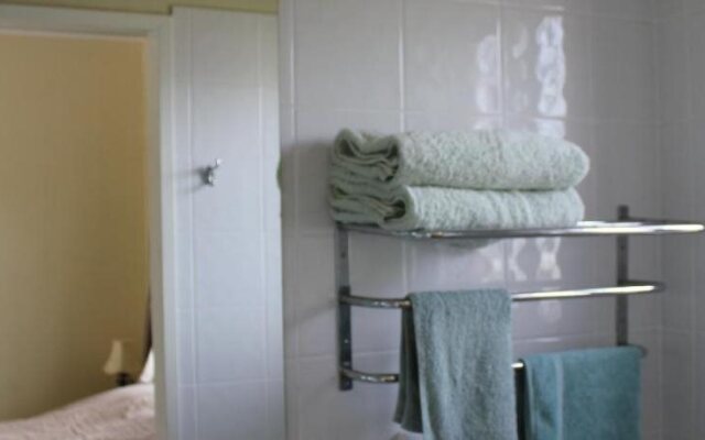 Cooktown Motel and Pams Place Hostel