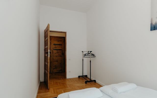 ShortStayPoland Grzybowska B16