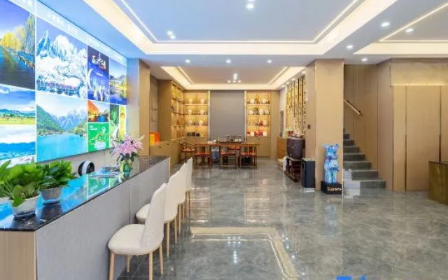Moon Bay Boutique Hotel