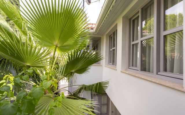 Delight Deluxe Hotel